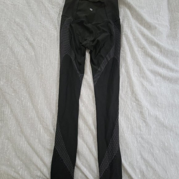 Mapped Out High-Rise Tight 28" size 4 - Picture 5 of 7